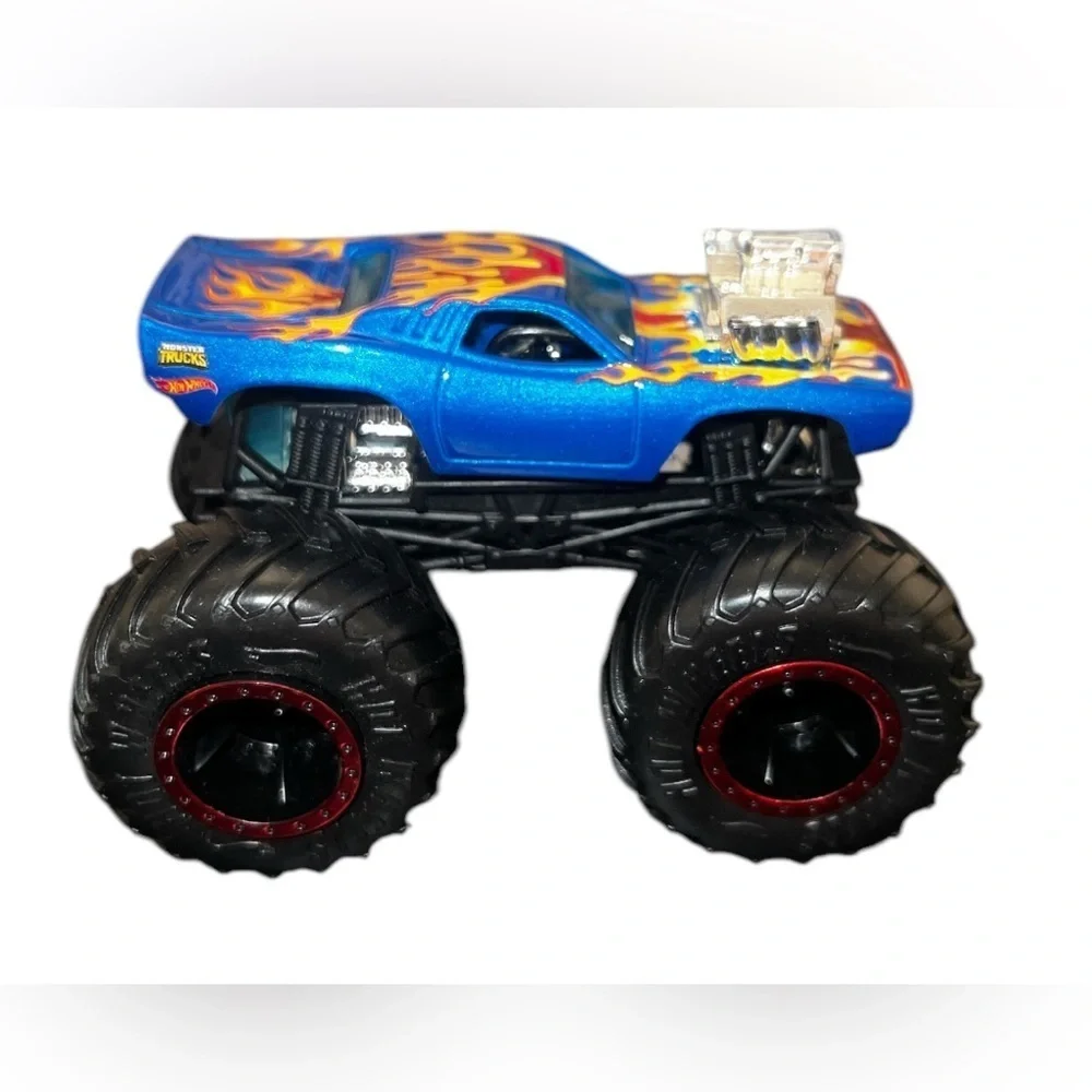 Hot Wheels Rodger Dodger Blue Monster Jam Truck